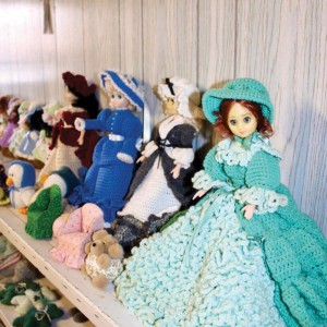 yard-sale-MethodistDollsfor