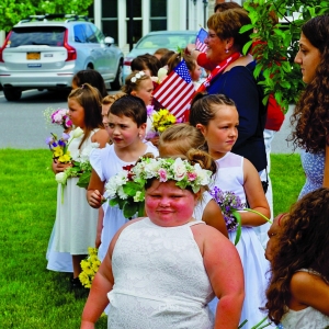 Memorial Day 2022 - Flower Girls Keep Longstanding Tradition Alive