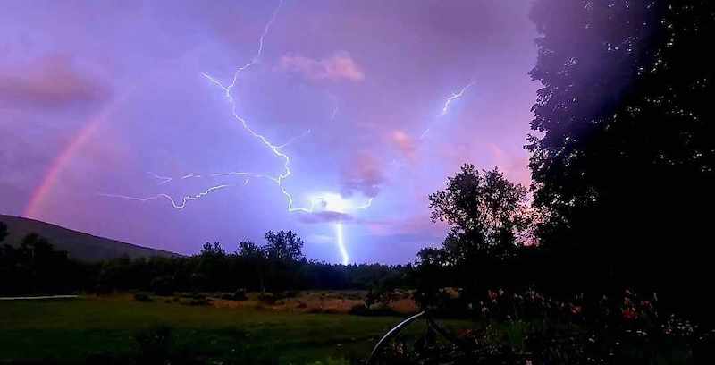 Tornado strikes Brandon area
